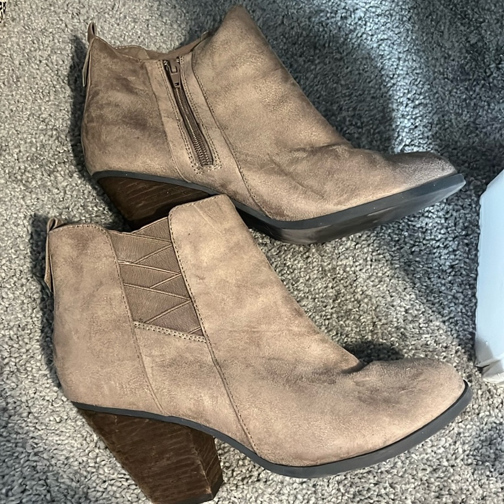 Ankle boots